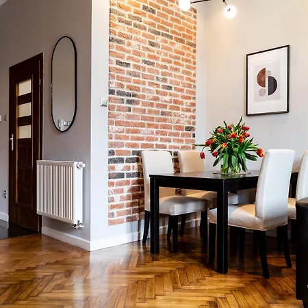 Househost Apartment: Jozefa 2/10 アパート